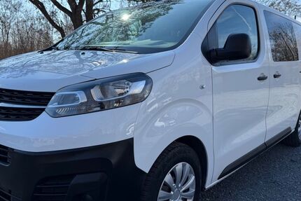 Opel Vivaro 198.000 km 14.278 &euro; Schkopau 06258