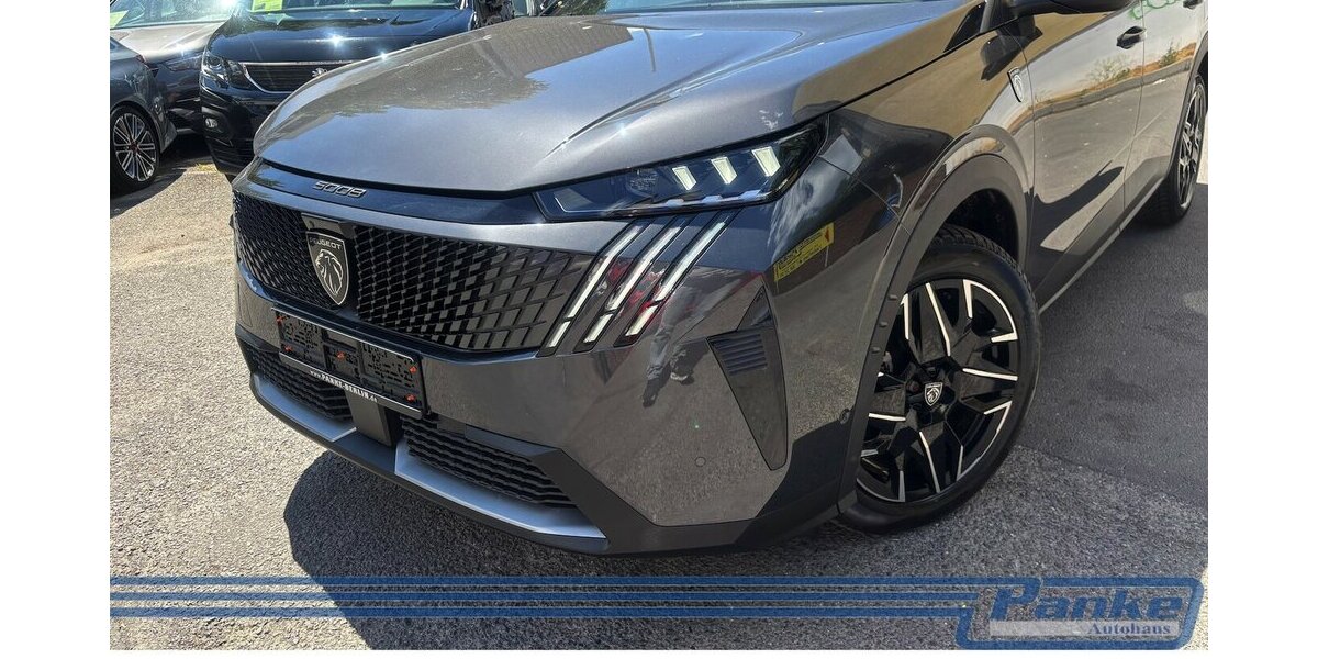Peugeot 5008 Hybrid 136 GT 7 Sitzer Panorama 22.659 km 31.990 &euro; Berlin 13187