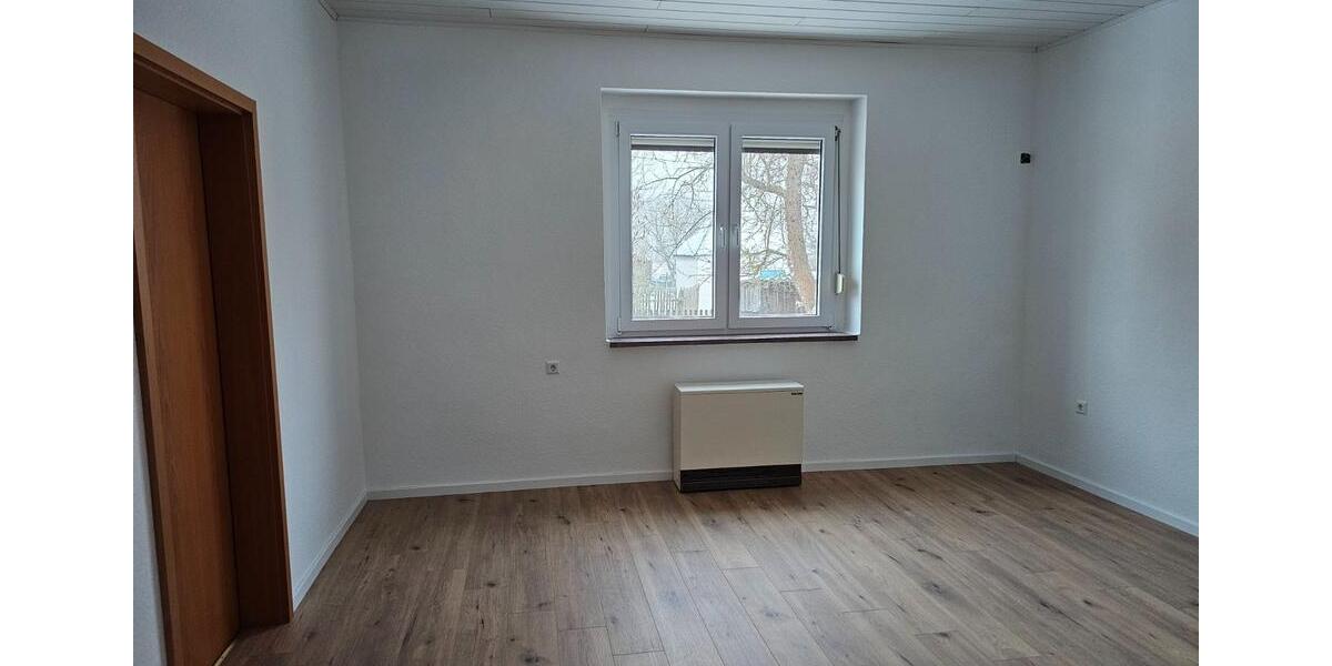 Erdgeschoßwohnung Kaulsdorf - 4 Zimmer, 94 m&sup2;, 490&euro; | Angebot:25297528