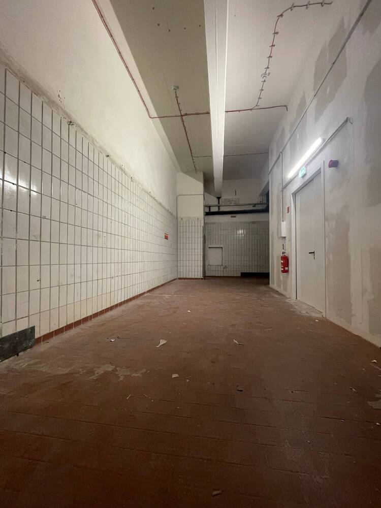 Hallen-Industriefläche in Berlin
