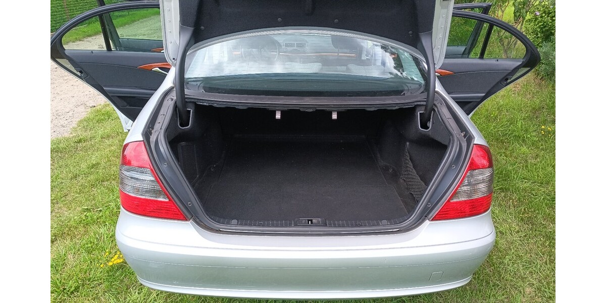 Mercedes-Benz E 200 223.000 km 5.300 &euro; Brieselang 14656