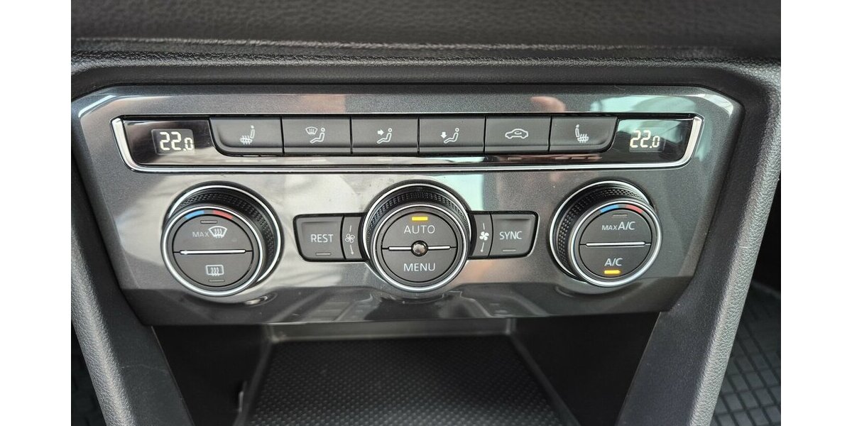 VW Tiguan Highline R-Line DSG, Navigation, LED-Schein 61.222 km 22.790 &euro; Rodgau 63110