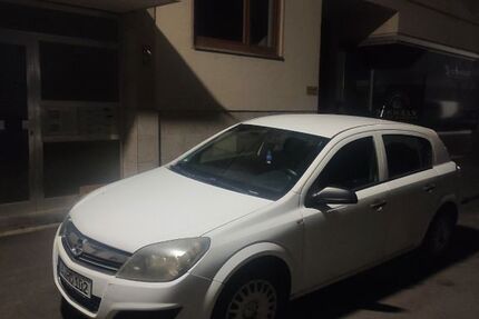 Opel Astra 154.000 km 3.999 € Augsburg 86165