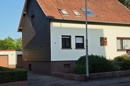 Haus Sankt Ingbert - 6 Zimmer, 131 m&sup2;, 250.000&euro; | Angebot:27153598
