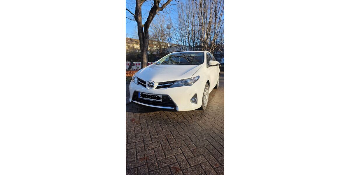 Toyota Auris 177.000 km 7.700 &euro; Stuttgart 70372