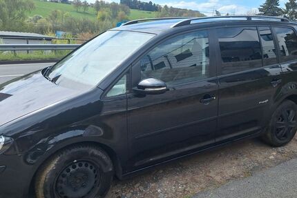 VW Touran 248.000 km 2.350 &euro; Wilnsdorf 57234