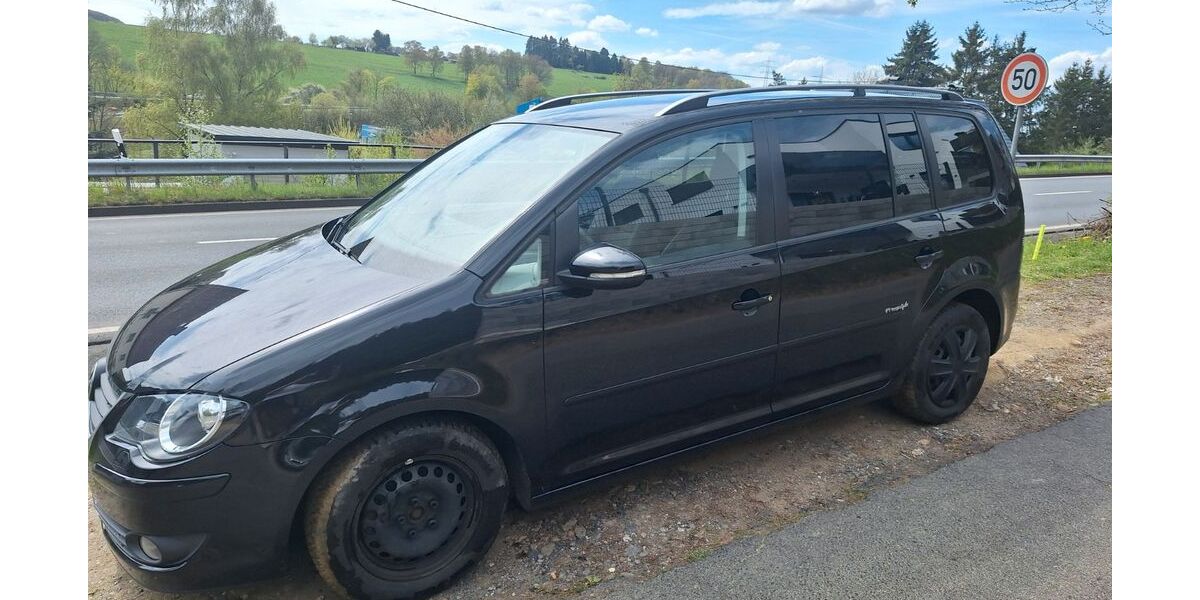 VW Touran 248.000 km 2.350 &euro; Wilnsdorf 57234