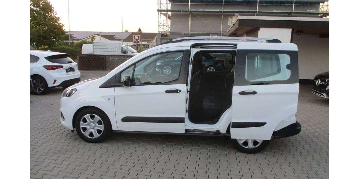 Ford Tourneo Courier 147.110 km 10.599 &euro; Babenhausen 64832