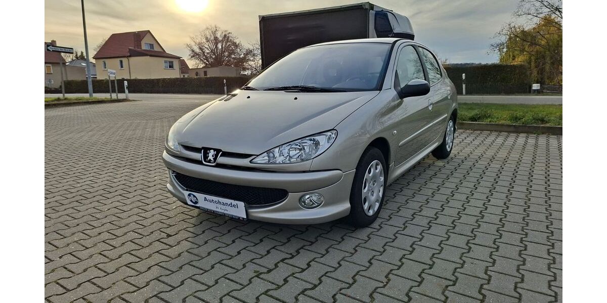 Peugeot 206 123.206 km 3.750 &euro; Treben 04617