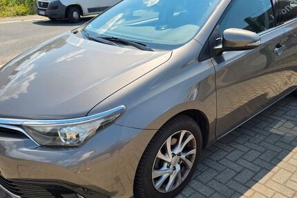 Toyota Auris 59.028 km 7.990 &euro; Meißen 01662