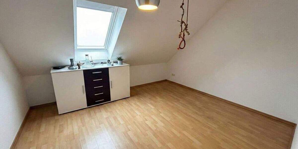 Etagenwohnung Neumünster Innenstadt - 3 Zimmer, 71 m&sup2;, 155.000&euro; | Angebot:25176427