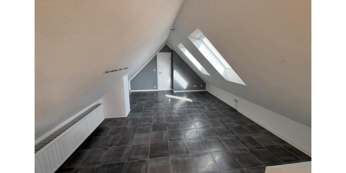 Dachgeschoßwohnung Mönchengladbach Nord - 3 Zimmer, 170 m&sup2;, 189.000&euro; | Angebot:26877060
