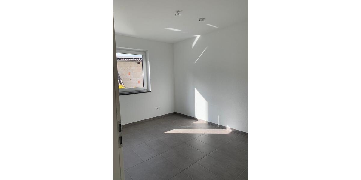 Etagenwohnung Hilzingen - 3.5 Zimmer, 77 m&sup2;, 1.000&euro; | Angebot:25261573