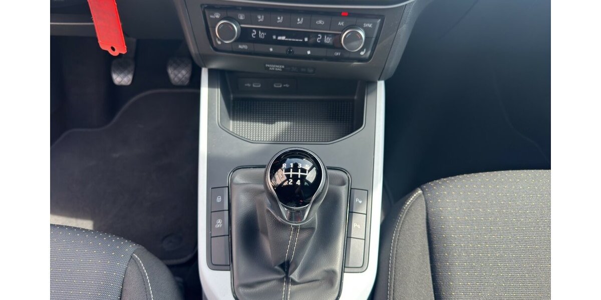 Seat Arona Style *Navi/SHZG/LED/Kamera/PDC/Parklenksyst 40.129 km 15.980 &euro; Bamberg 96052