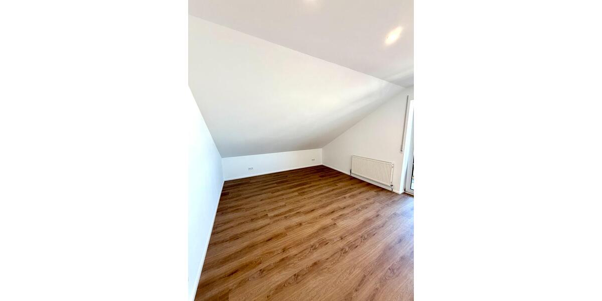 Dachgeschoßwohnung Ingolstadt Nordost - 2 Zimmer, 67 m&sup2;, 950&euro; | Angebot:26394273