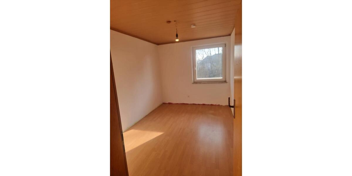 Etagenwohnung Idar-Oberstein Oberstein - 3 Zimmer, 84 m&sup2;, 85.000&euro; | Angebot:27042570