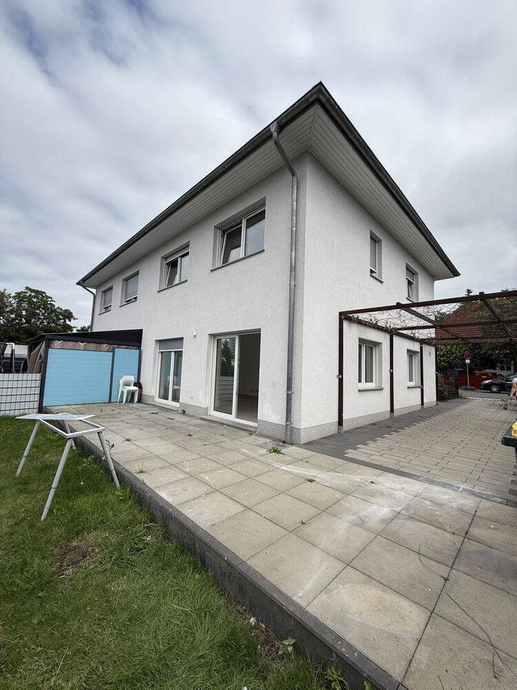 Modernes Doppelhaus 3 Schlafzi, Hobbyraum, Wohnzi, Garten, 2 Stellpl, BJ 2020, Fussbodenheizung