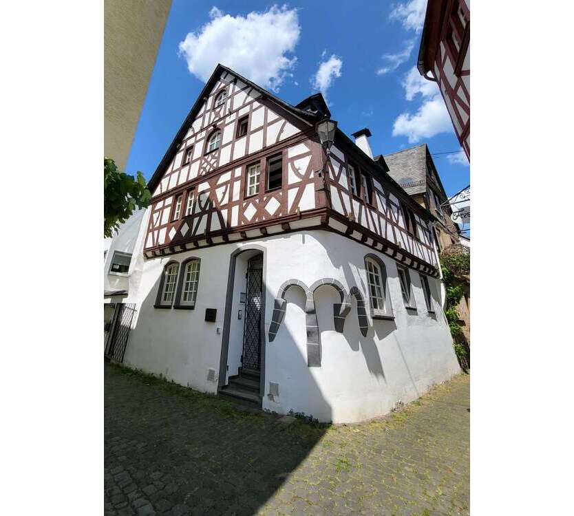 Haus zum Kaufen in Ediger Eller 389.000 € 227 m²