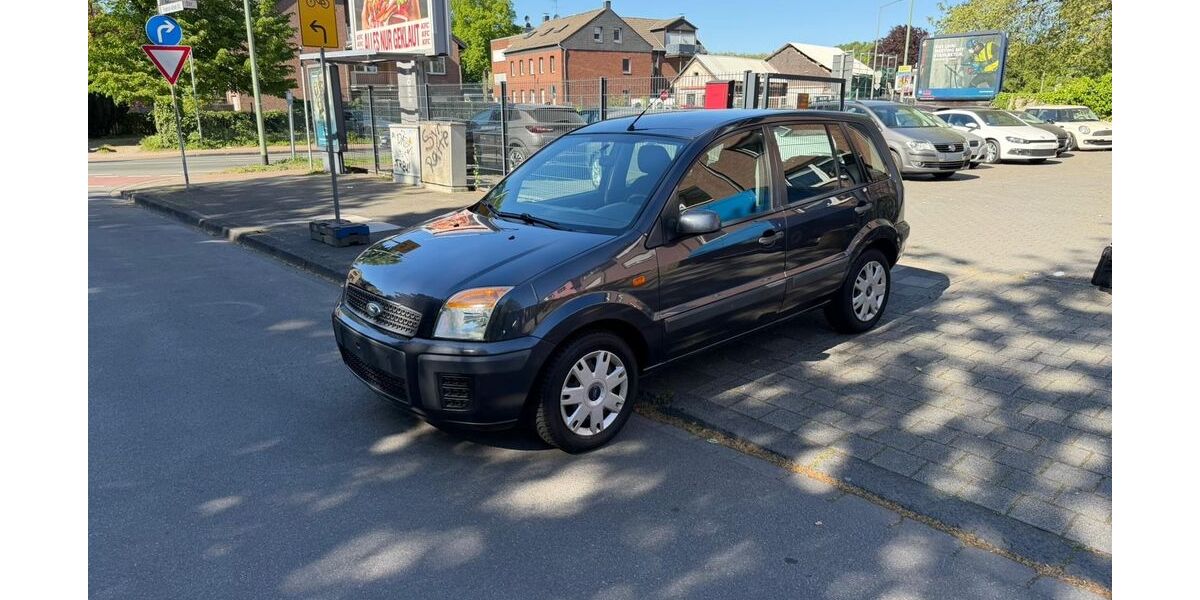 Ford Fusion 177.000 km 2.299 &euro; Duisburg 47226