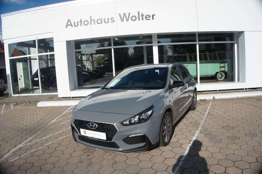 i30