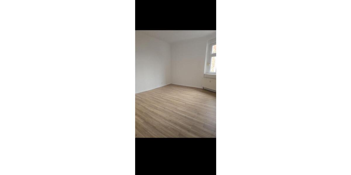 Etagenwohnung Luckenwalde - 3 Zimmer, 98 m&sup2;, 1.240&euro; | Angebot:26259328