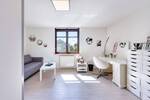 +++ TOP gepflegt & modernisiert - sonnig & ruhig - 1-Fam.-REH - 2 Bäder mit Fenster - Hobbyraum, Pelletkamin, EBK, TG... 5 zimmer