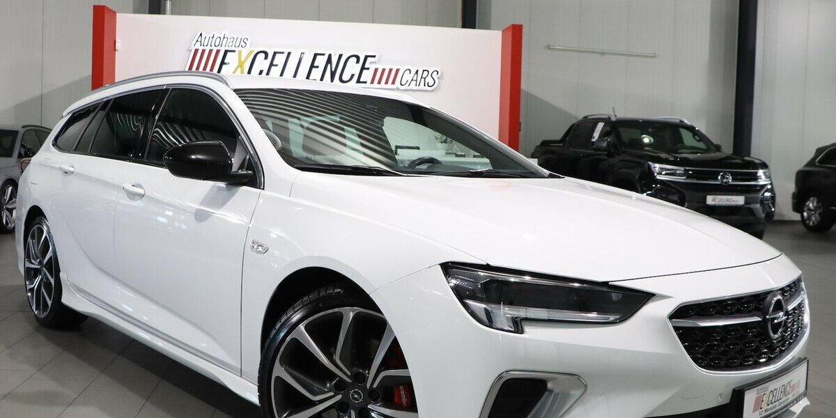 Opel Insignia 2.0 ST 4x4 OPC-LINE GSI WHITE / VC+HUD 140.000 km 18.555 &euro; Hamm 59077