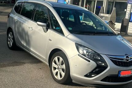 Opel Zafira Tourer 223.262 km 5.999 &euro; München 80937