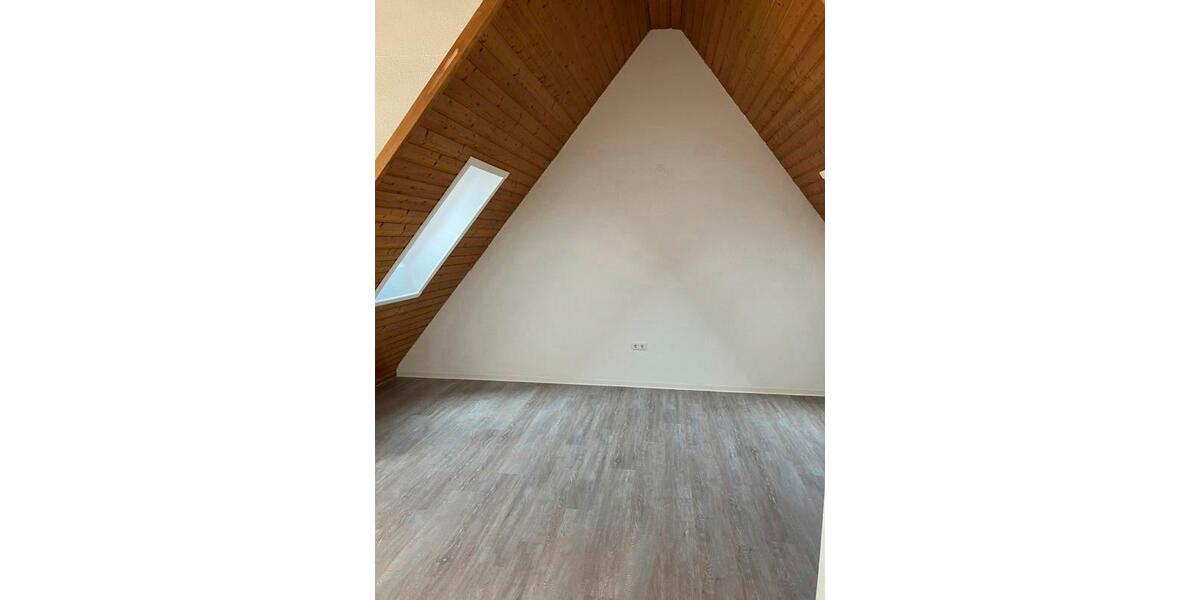 Dachgeschoßwohnung Kornwestheim - 3 Zimmer, 114 m&sup2;, 1.487&euro; | Angebot:22042128