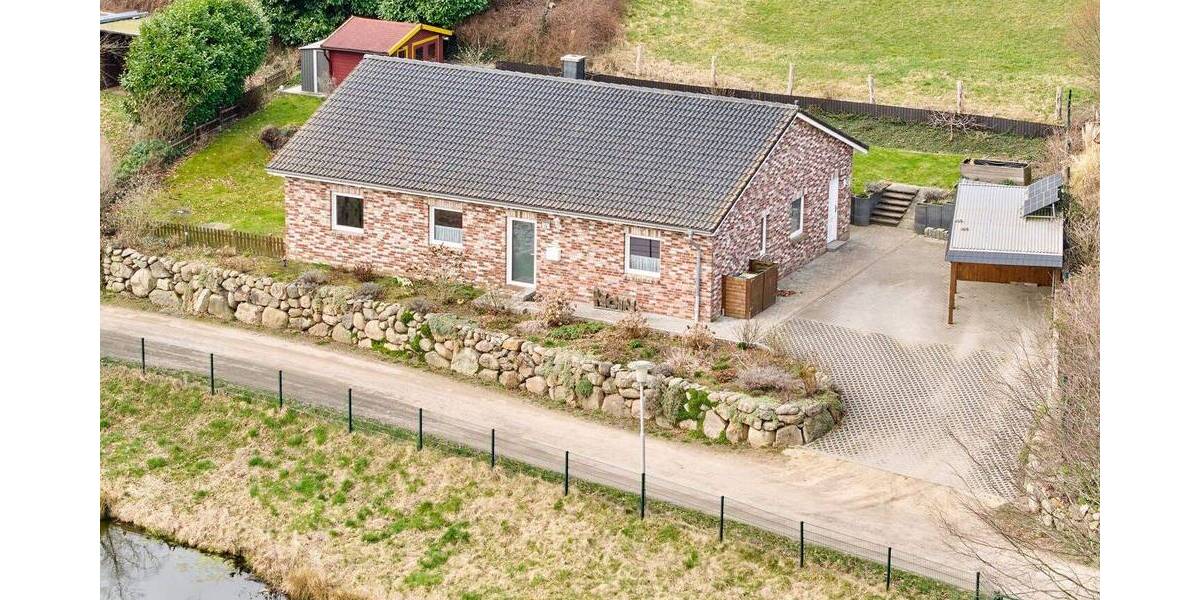 Bungalow Malente / Neukirchen Neukirchen - 4 Zimmer, 121 m&sup2;, 399.000&euro; | Angebot:26208386