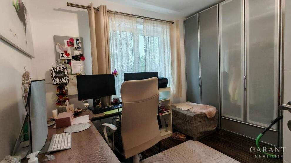 Exklusives Dreifamilienhaus von 2011 mit Wärmepumpe, Solar & 1.510 qm Grundstück 9 zimmer