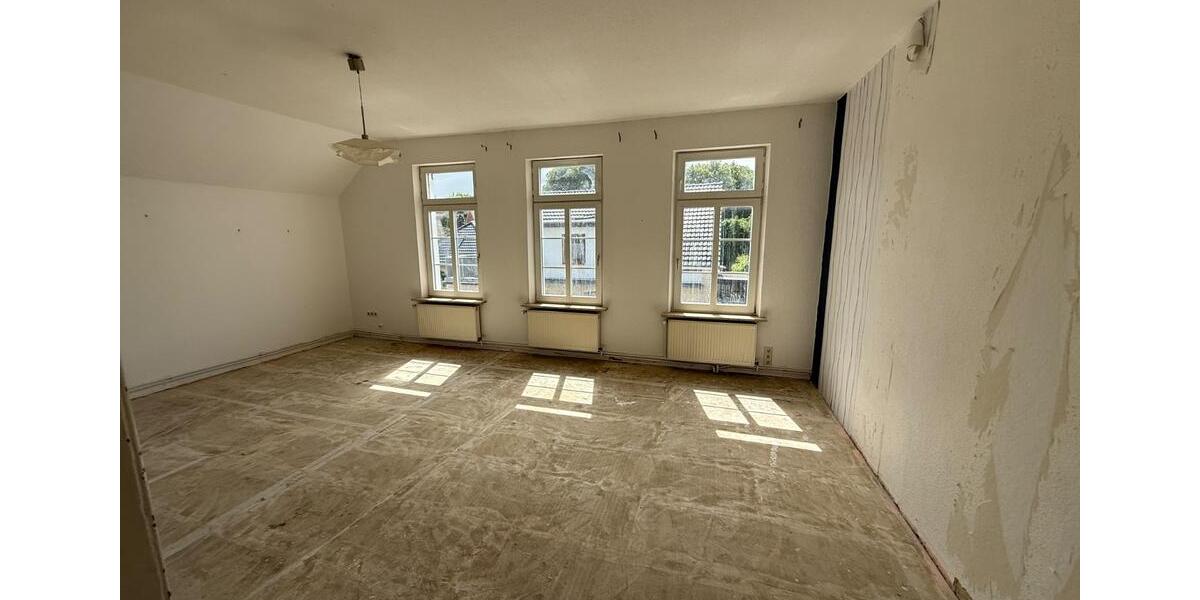 Einfamilienhaus Nordenham - 11 Zimmer, 189 m&sup2;, 199.000&euro; | Angebot:27096175