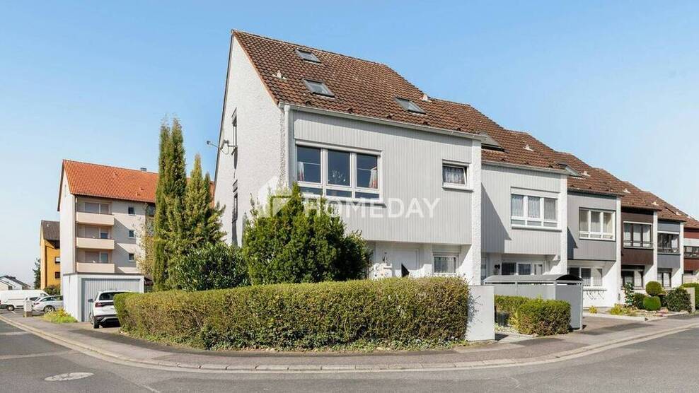 Attraktives Reihenhaus mit neuer EBK und Gartenhaus in Gochsheim