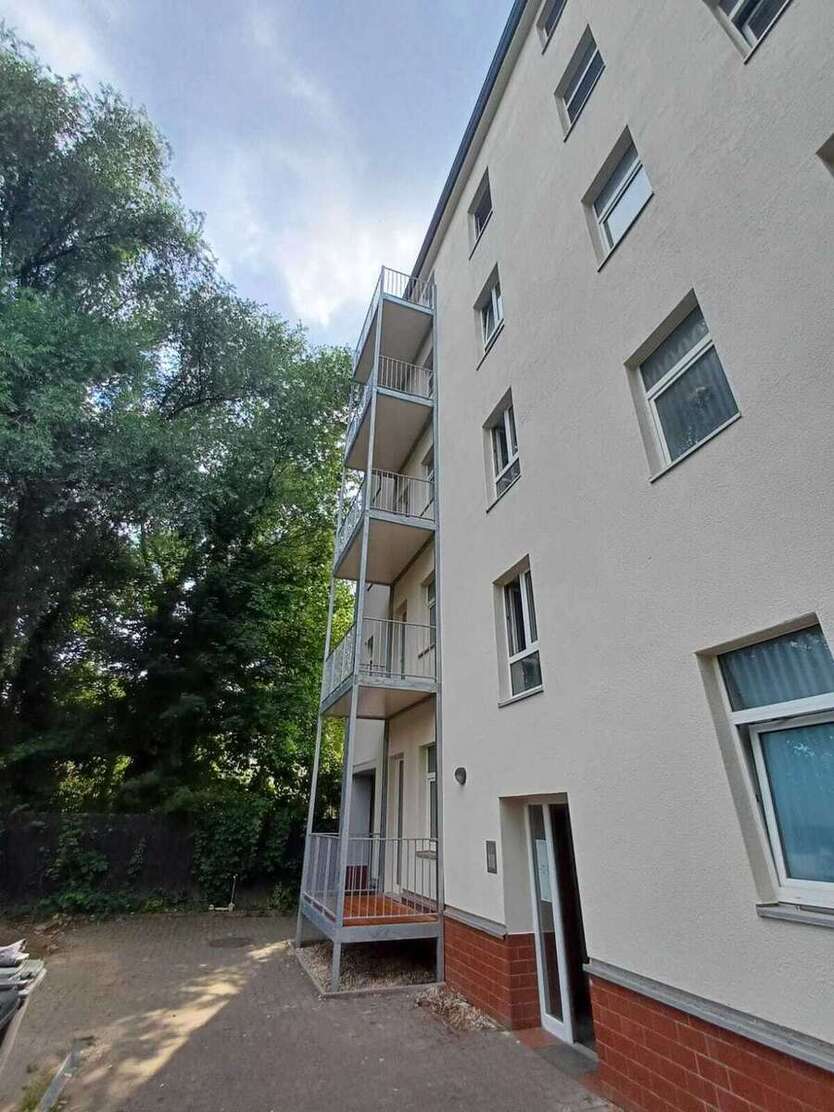 Leipzig, Anger-Crottendorf - Altbauflair trifft Natur – 3-Zi-Whg mit Balkon und grünem Hofblick 3 zimmer