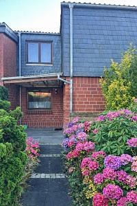 CHARMANTES ZUHAUSE ZUM VERLIEBEN - Reihenmittelhaus Stade | Angebot:24822571