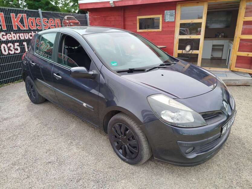 Renault Clio 180.000 km 1.400 € Dresden 01159