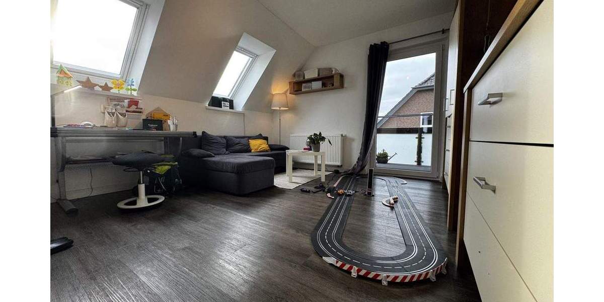 In Toplage - Saniertes großes Zweifamilienhaus mit parkähnlichem Garten und Platz für Ihre Autos... 8 zimmer