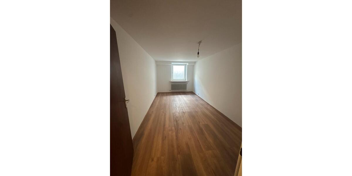 Reihenhaus Neufahrn bei Freising Mintraching-Grüneck - 7 Zimmer, 140 m&sup2;, 2.750&euro; | Angebot:26066116
