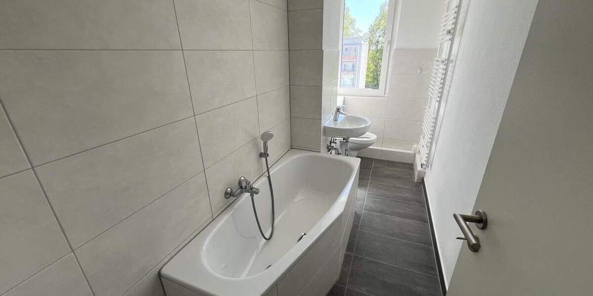 Etagenwohnung Eisenhüttenstadt - 2 Zimmer, 49 m&sup2;, 335&euro; | Angebot:25664775