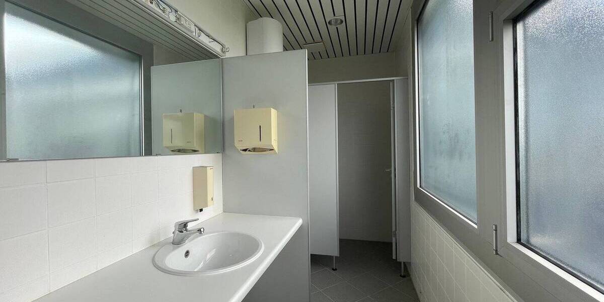 Gewerbeobjekt Schkeuditz Dölzig - 1 Zimmer, 432 m&sup2;, 3.024&euro; | Angebot:25999370