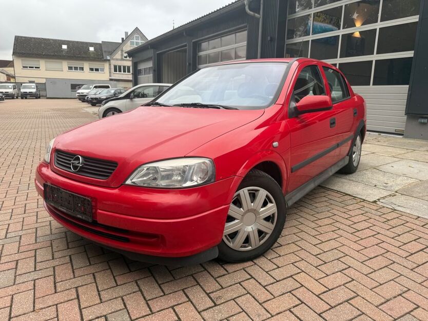 Opel Astra 86.000 km 1.999 € Floß 92685