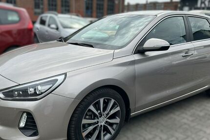 Hyundai i30 38.000 km 14.950 &euro; Berlin-Spandau 13585