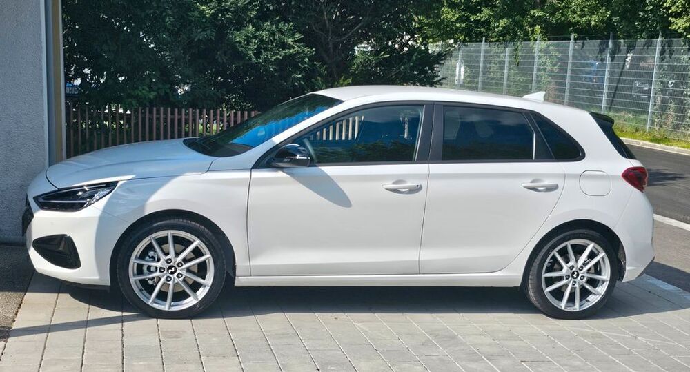 i30