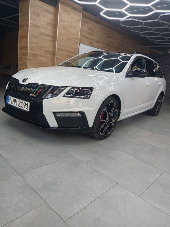 Skoda Octavia 182.000 km 18.900 € München 80469