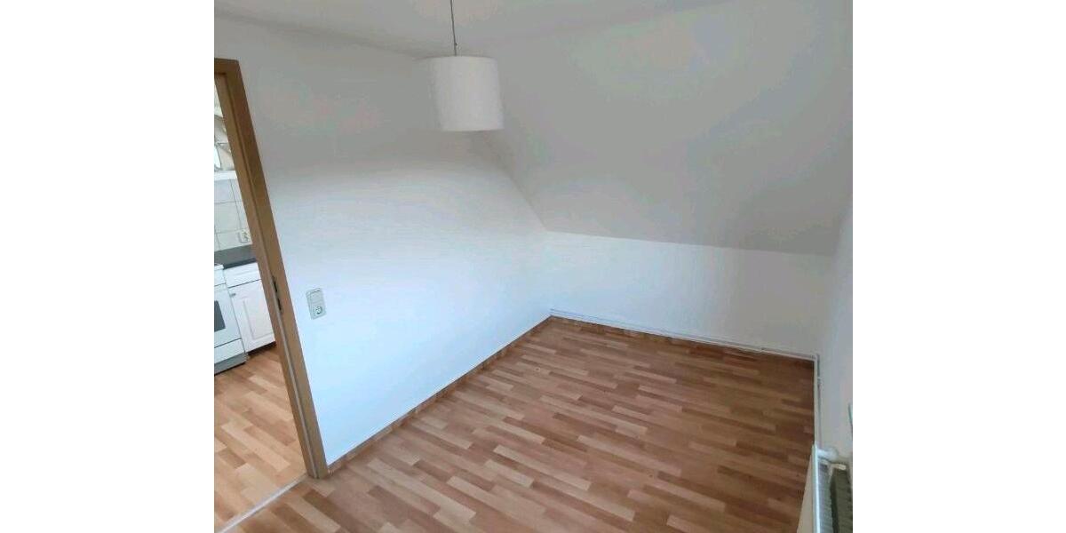Dachgeschoßwohnung Lübtheen - 2 Zimmer, 39 m&sup2;, 400&euro; | Angebot:26134967