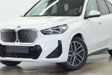 BMW iX1 23.100 km 49.890 &euro; Traunstein 83278