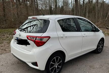Toyota Yaris 37.300 km 11.900 &euro; Rottweil 78628