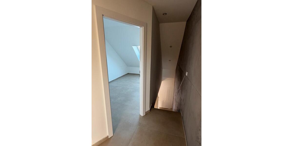 Maisonettenwohnung Hennef (Sieg) - 4 Zimmer, 153 m&sup2;, 2.000&euro; | Angebot:26261247