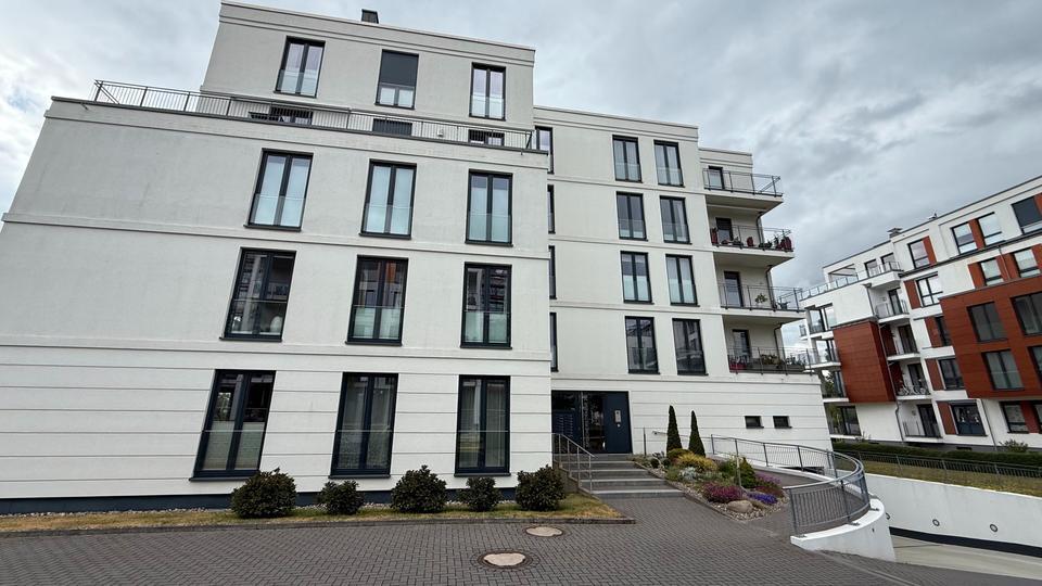 Exklusive 3 Zimmer-Wohnung mit gehobener Ausstattung und Blick auf den Ziegelinnensee (1. Reihe)!