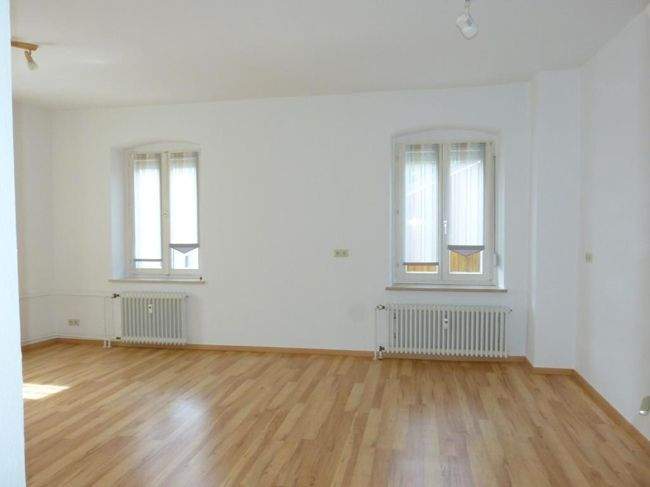 Etagenwohnung Burglengenfeld - 4 Zimmer, 127 m&sup2;, 850&euro; | Angebot:25070508